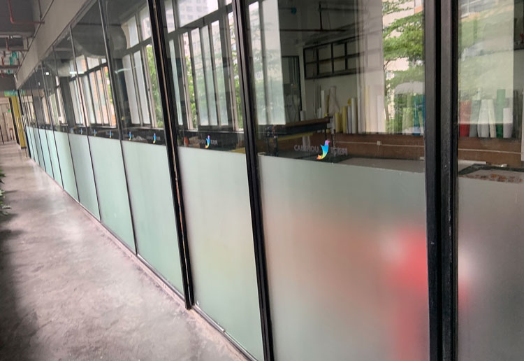 超透玻璃防撞條 UV噴繪彩白彩 車衣秀玻璃門腰線條  超透玻璃防撞條 UV噴繪彩白彩 車衣秀玻璃門腰線條